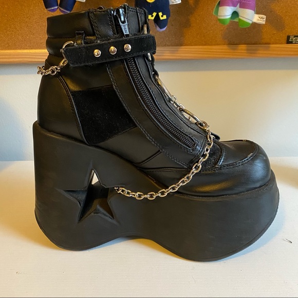 SOLD Demonia Dynamite 101 - Picture 2 of 3